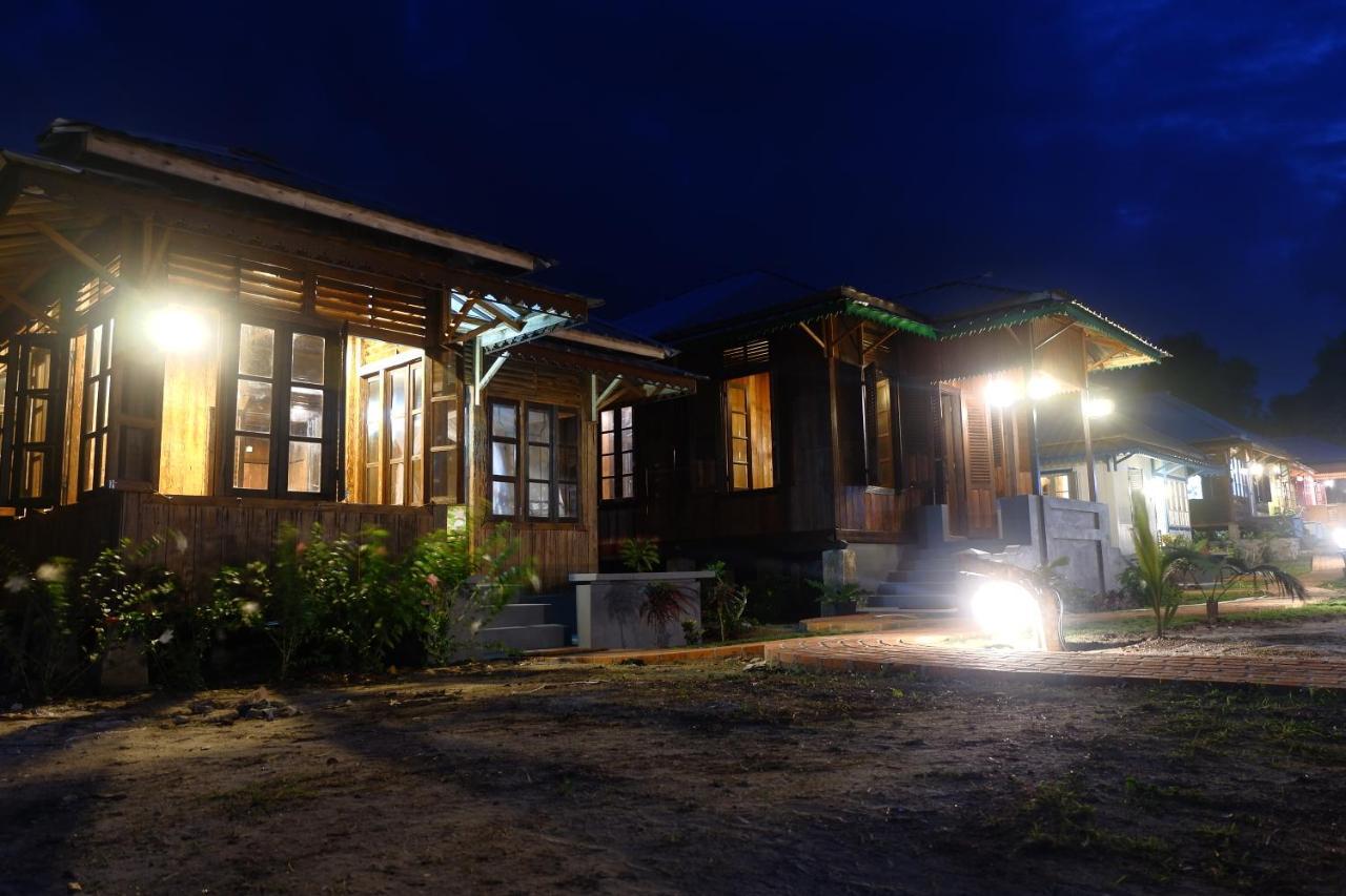 Rock And Wreck Dive Resort Tanjungbinga Εξωτερικό φωτογραφία